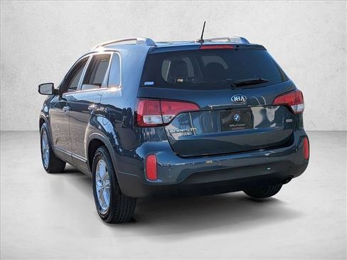 Used 2015 Kia Sorento LX image 8