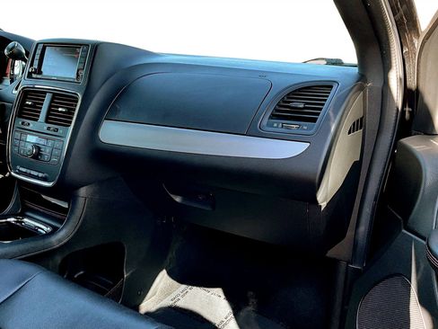 Used 2019 Dodge Grand Caravan GT image 16