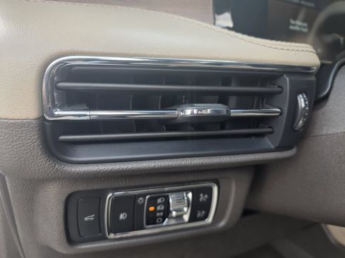 Used 2021 Lincoln Corsair Reserve FWD image 19