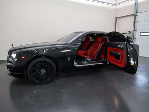 Used 2018 Rolls-Royce Wraith RWD image 13