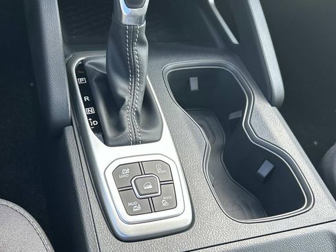 New 2026 Nissan Frontier SV w/ All-Weather Content Package AWD/4WD image 31