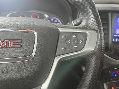 Used 2021 GMC Acadia SLE w/ Driver Convenience Package image 16