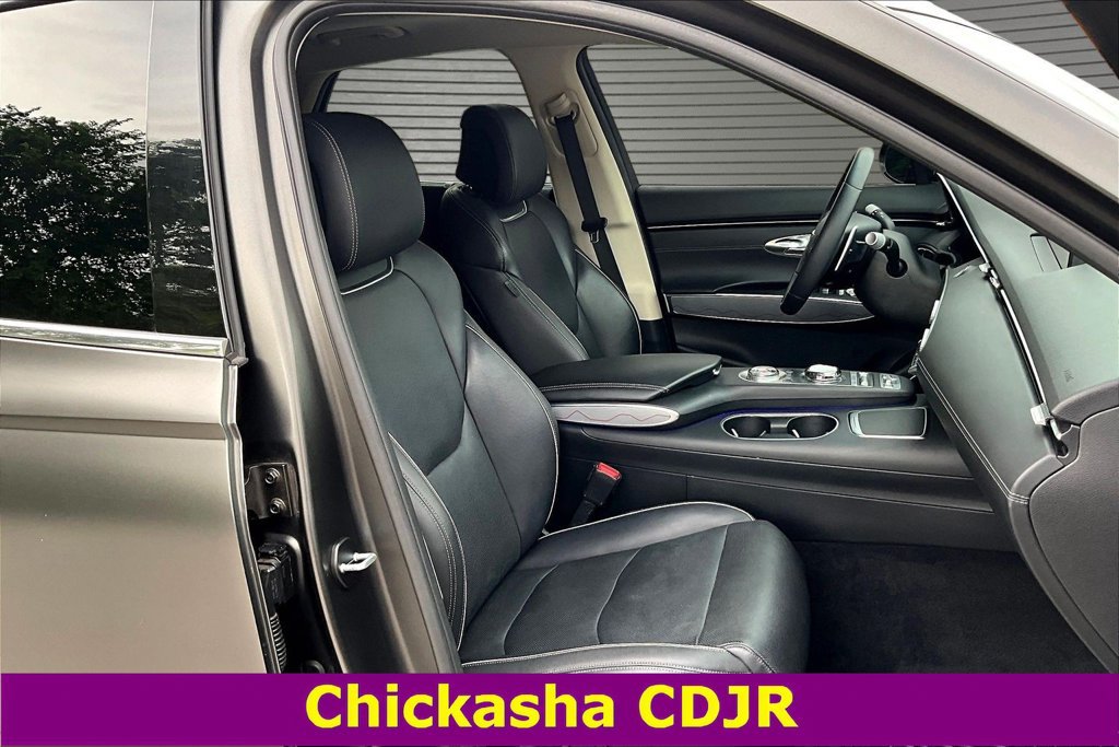 Used 2023 Genesis GV70 2.5T w/ Advanced Package AWD/4WD image 26