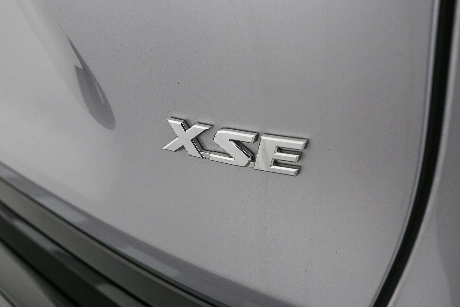 Used 2023 Toyota RAV4 XSE w/ Weather Package AWD/4WD image 12