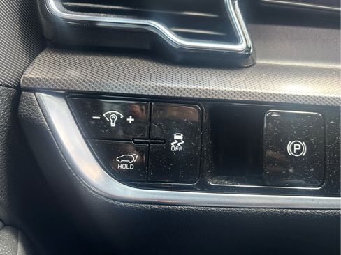 Used 2023 Kia Sportage SX image 8