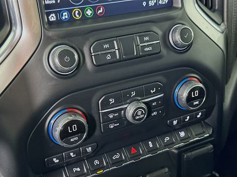 Used 2022 Chevrolet Silverado 1500 LTZ image 27