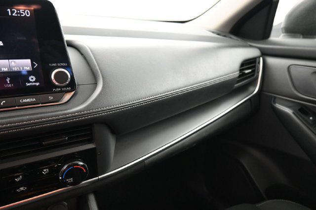 Used 2024 Nissan Rogue S FWD image 19