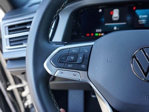 Used 2024 Volkswagen Atlas Cross Sport SE image 24