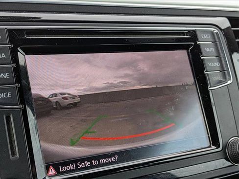 Used 2016 Volkswagen Beetle 1.8T SE image 13