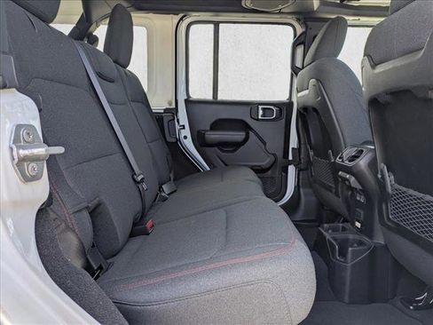 Used 2025 Jeep Wrangler Unlimited Rubicon image 19