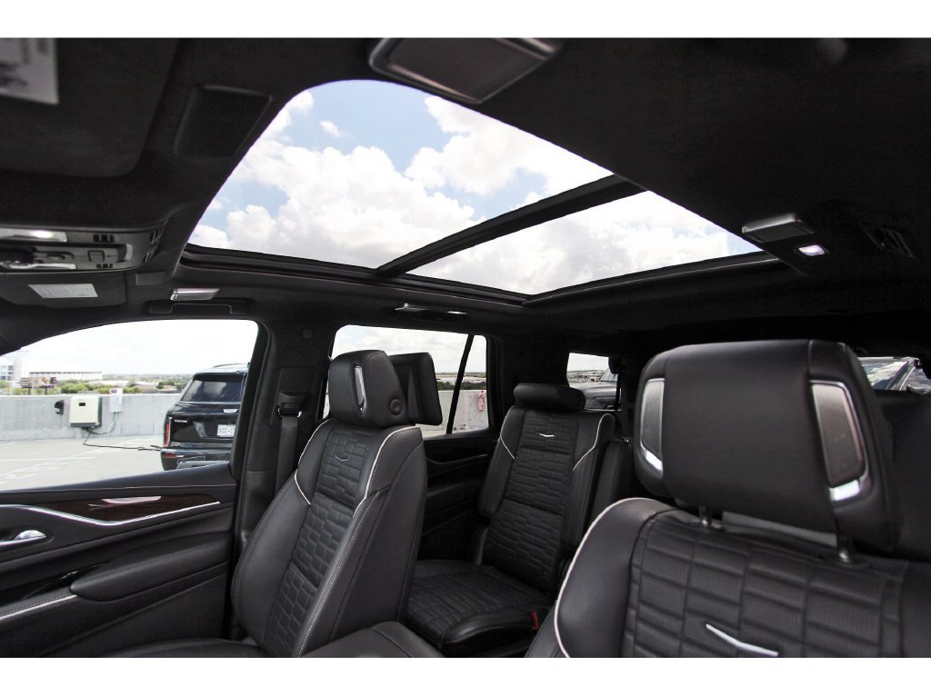 Certified 2023 Cadillac Escalade Sport Platinum w/ LPO, ONYX Package AWD/4WD image 30