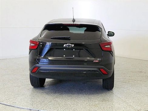 Used 2024 Chevrolet Trax RS w/ Sunroof Package FWD image 6