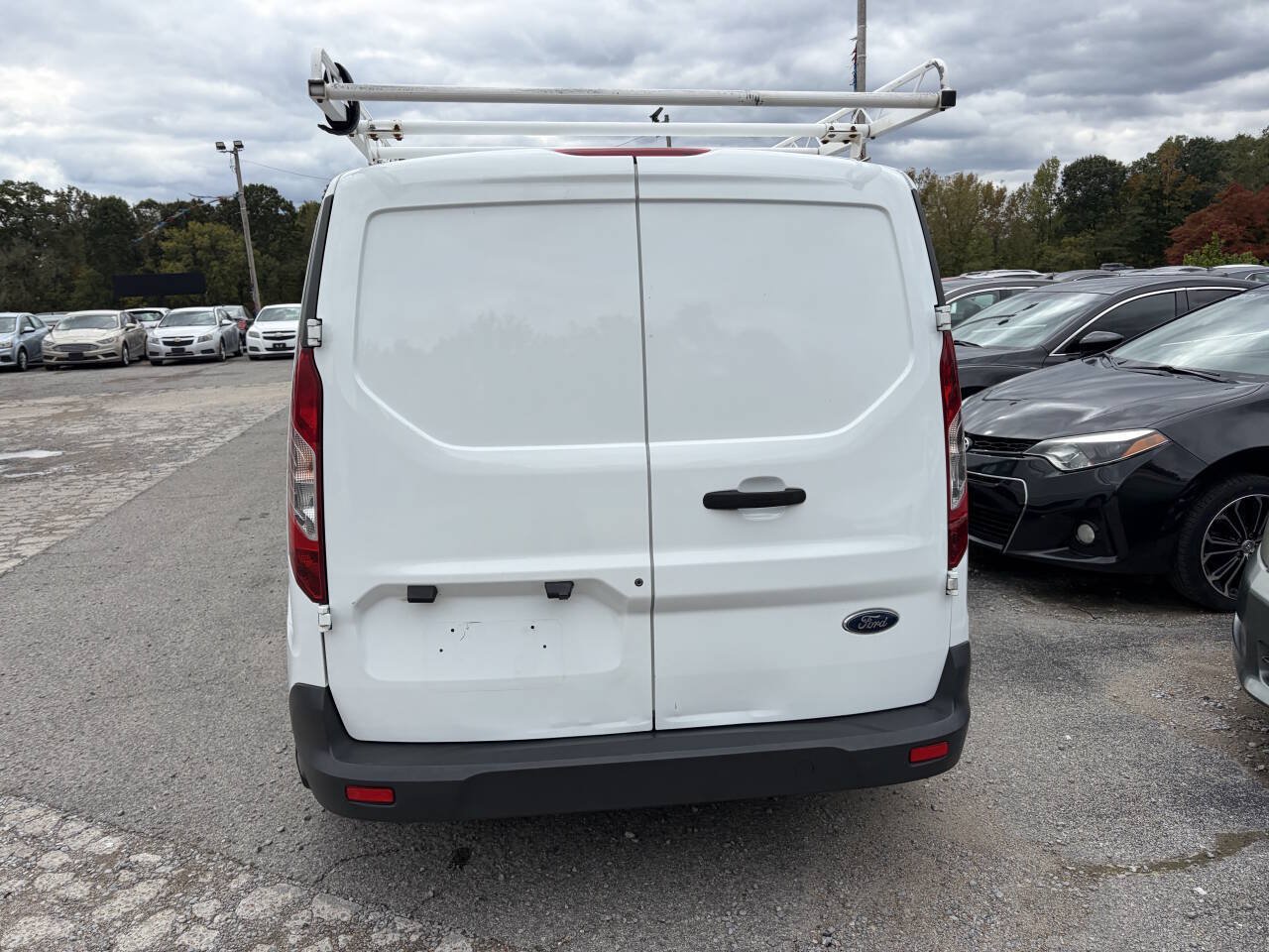 Used 2017 Ford Transit Connect XLT FWD image 5