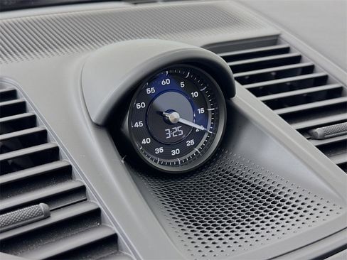 Certified 2025 Porsche Panamera GTS image 19