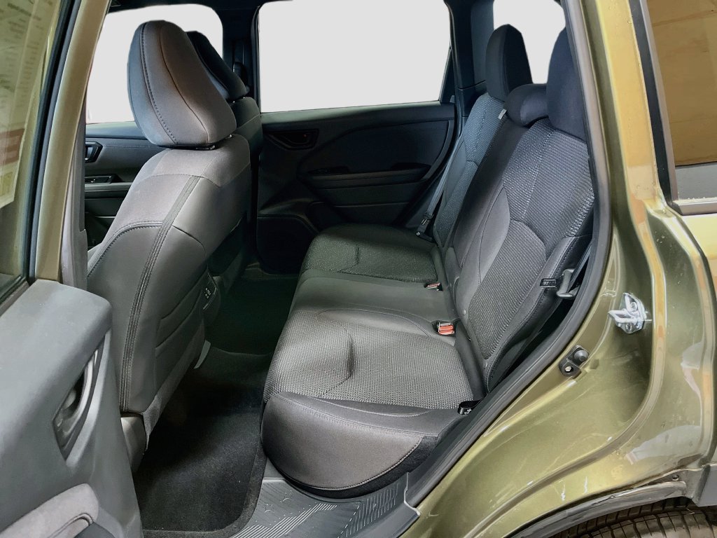 Used 2025 Subaru Forester Premium AWD/4WD image 24