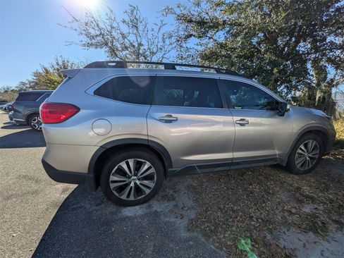 Used 2019 Subaru Ascent Premium image 2