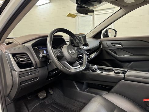 Used 2023 Nissan Rogue SL w/ SL Premium Package image 13