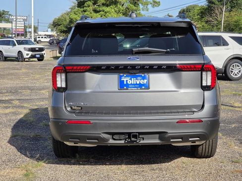 New 2026 Ford Explorer Active RWD image 5
