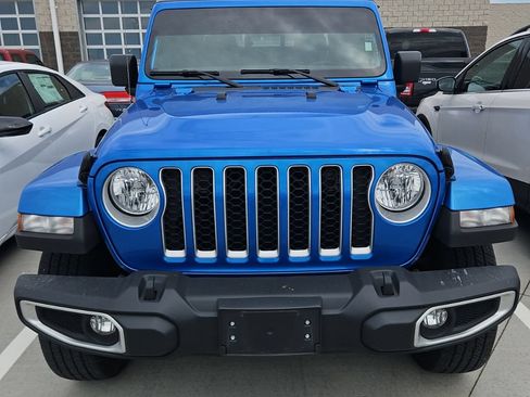 Used 2021 Jeep Gladiator Overland w/ Popular Equipment Package AWD/4WD image 1