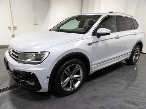 Used 2019 Volkswagen Tiguan SEL R-Line AWD/4WD image 3