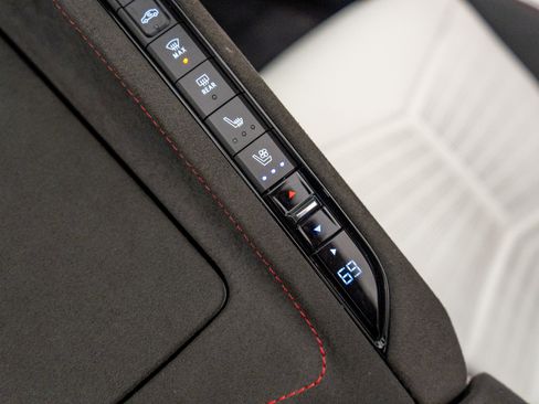 Used 2023 Chevrolet Corvette Stingray Premium Conv w/ Z51 Performance Package image 31