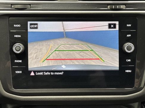 Used 2024 Volkswagen Tiguan SEL R-Line image 11