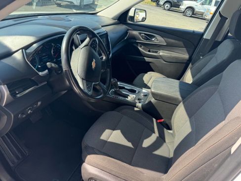Used 2019 Chevrolet Traverse LT image 9