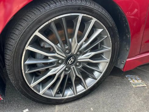 Used 2017 Hyundai Elantra Sport image 17