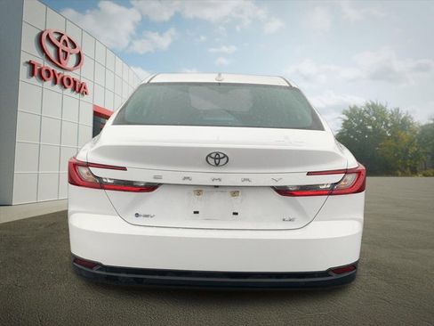 Used 2025 Toyota Camry LE image 4
