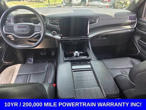 Used 2024 Jeep Wagoneer L Series II RWD image 13