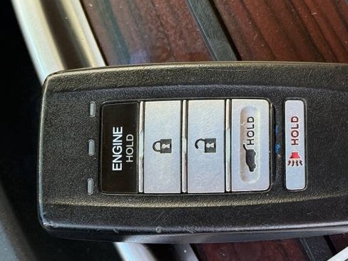 Used 2016 Acura MDX SH-AWD image 16