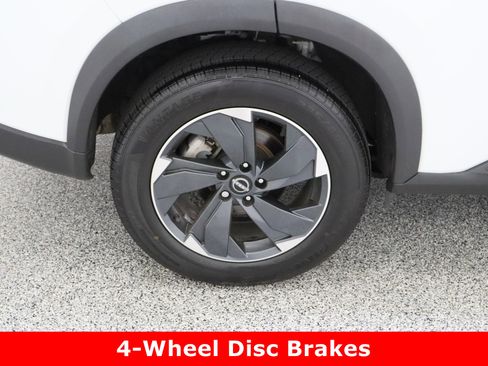 Used 2024 Nissan Rogue SV image 6