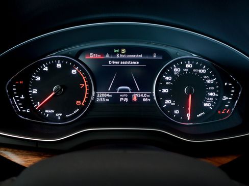 Used 2023 Audi Q5 2.0T Premium w/ Convenience Package image 17