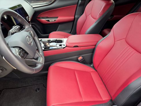 Certified 2025 Lexus NX 250 FWD w/ Towing Package (2000 Lbs) image 19