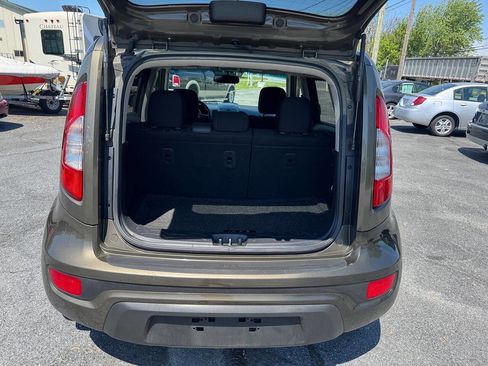 Used 2013 Kia Soul + FWD image 5