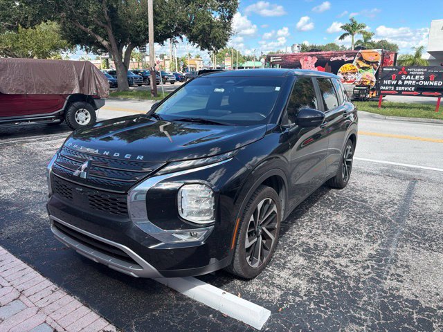 Used 2024 Mitsubishi Outlander SE FWD image 1