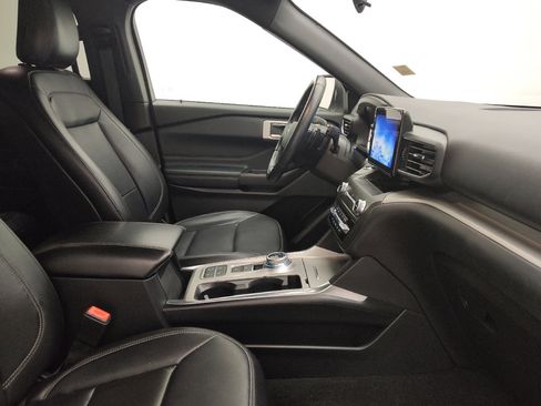 Used 2020 Ford Explorer XLT w/ Equipment Group 202A image 21