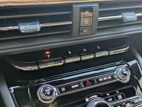 Used 2023 Lincoln Corsair Reserve w/ Towing Package image 12