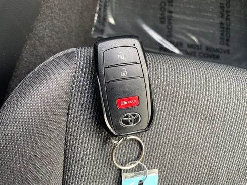 Used 2025 Toyota Prius LE image 22