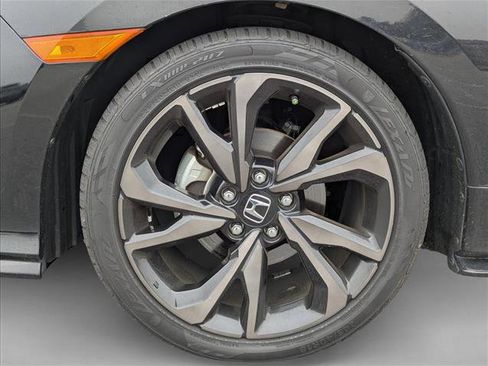 Used 2019 Honda Civic Sport Touring image 9