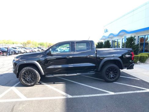 Used 2023 Chevrolet Colorado Trail Boss AWD/4WD image 7