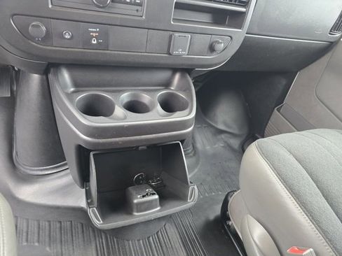 Used 2023 Chevrolet Express 2500 w/ Driver Convenience Package image 15