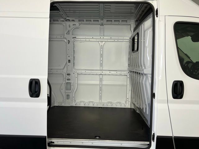New 2026 RAM ProMaster 2500 w/ Convenience Group FWD image 4