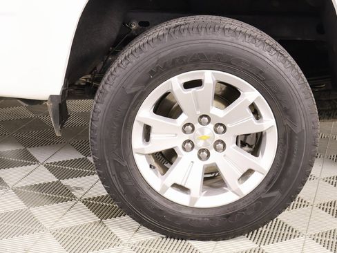 Used 2022 Chevrolet Colorado LT w/ Fleet Safety Package image 17