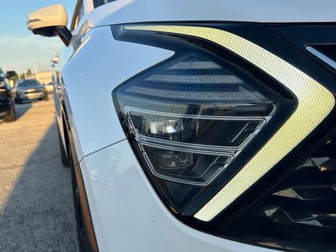 Used 2023 Kia Sportage SX image 11