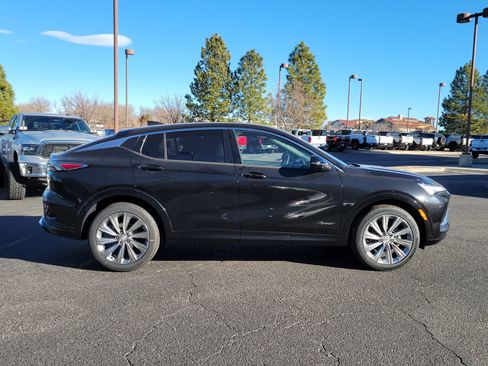 New 2026 Buick Envista Avenir image 2