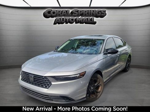 Used 2025 Honda Accord SE image 4