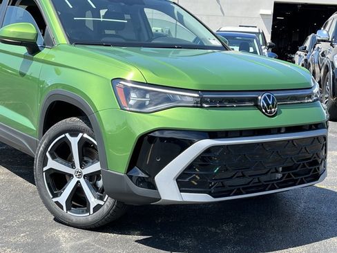 New 2026 Volkswagen Taos SEL AWD/4WD image 3