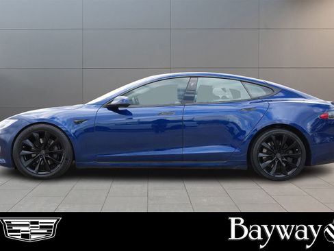 Used 2017 Tesla Model S 60D image 4