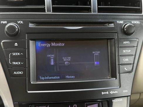 Used 2014 Toyota Prius V Three FWD image 35